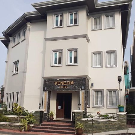 Venezia Suites Hotel Iloilo Exterior foto