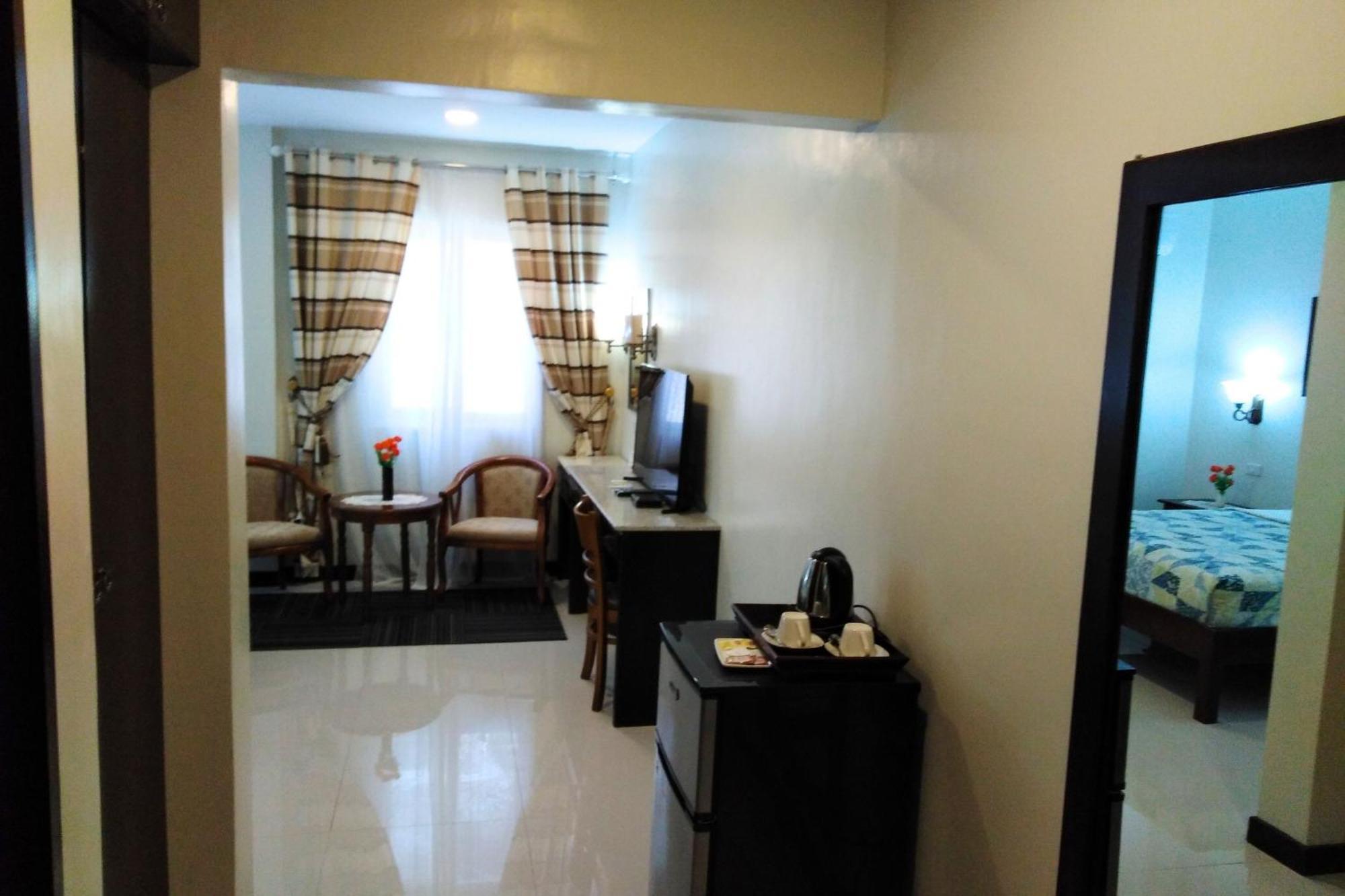 Venezia Suites Hotel Iloilo Quarto foto