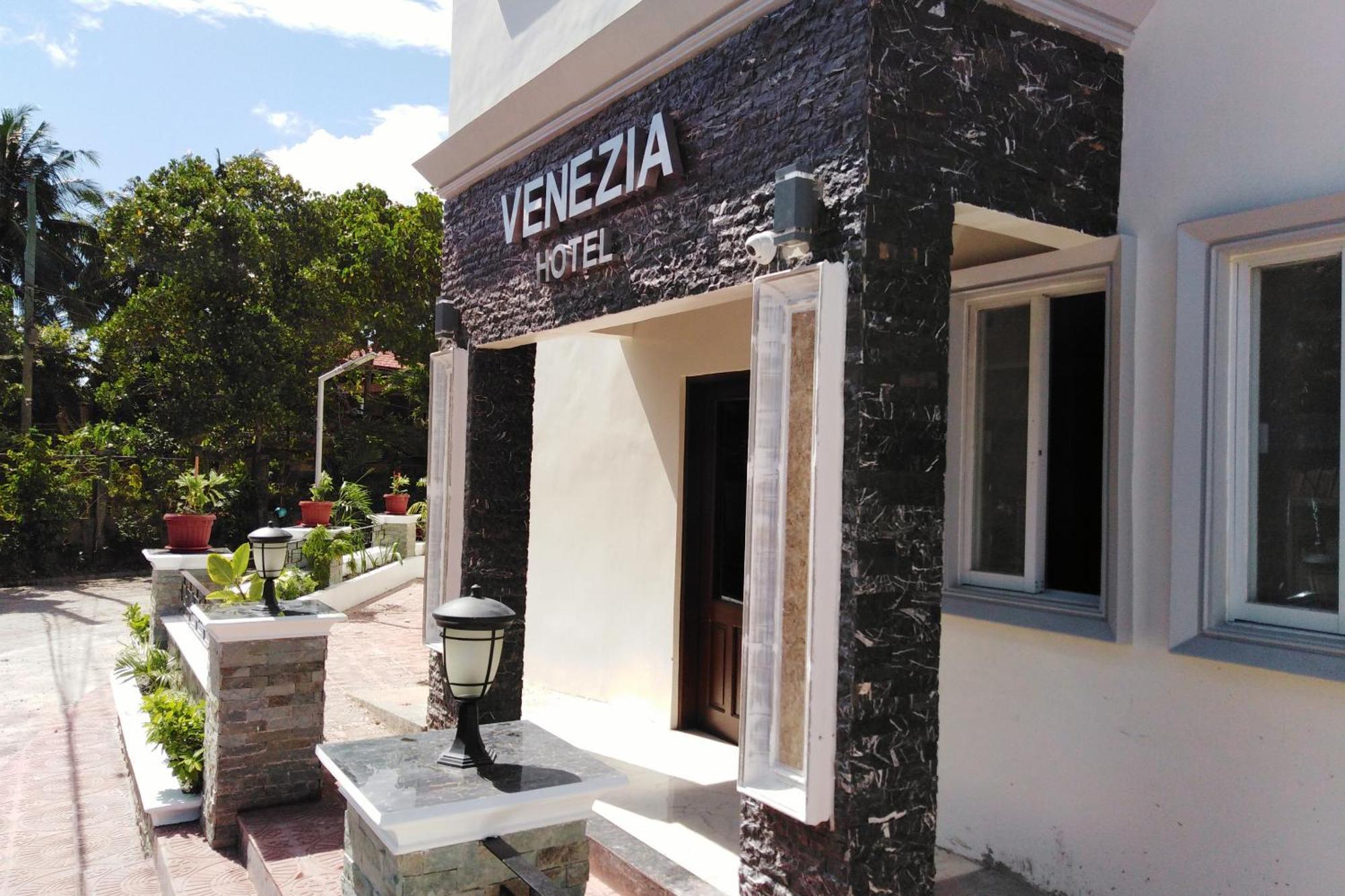 Venezia Suites Hotel Iloilo Exterior foto