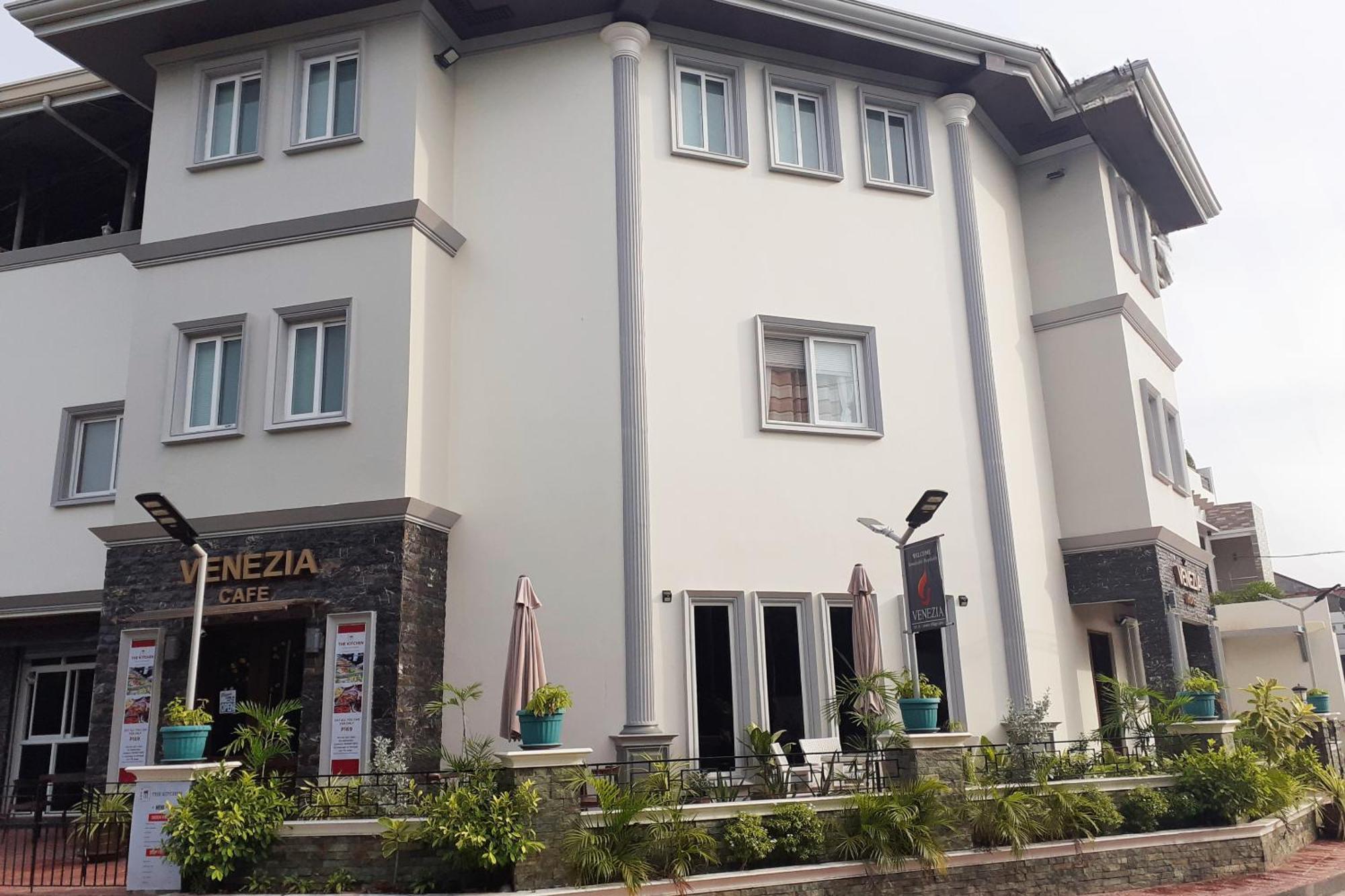 Venezia Suites Hotel Iloilo Exterior foto