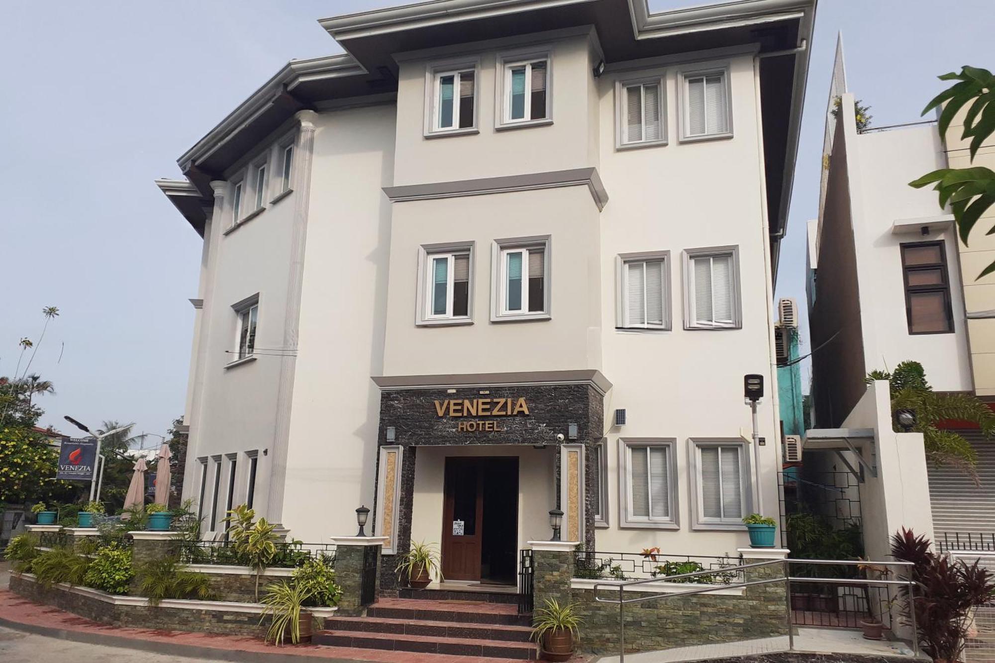 Venezia Suites Hotel Iloilo Exterior foto
