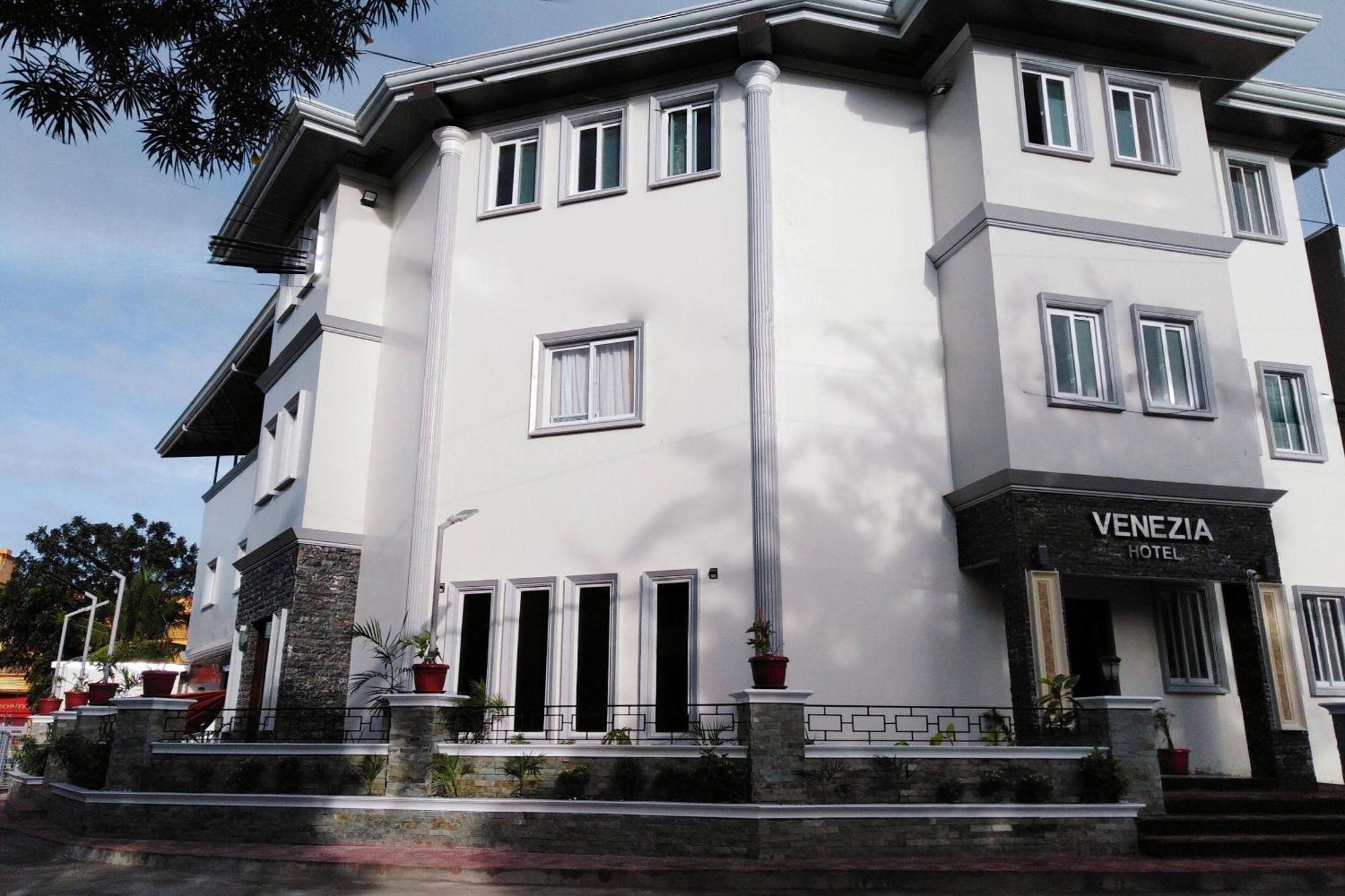 Venezia Suites Hotel Iloilo Exterior foto