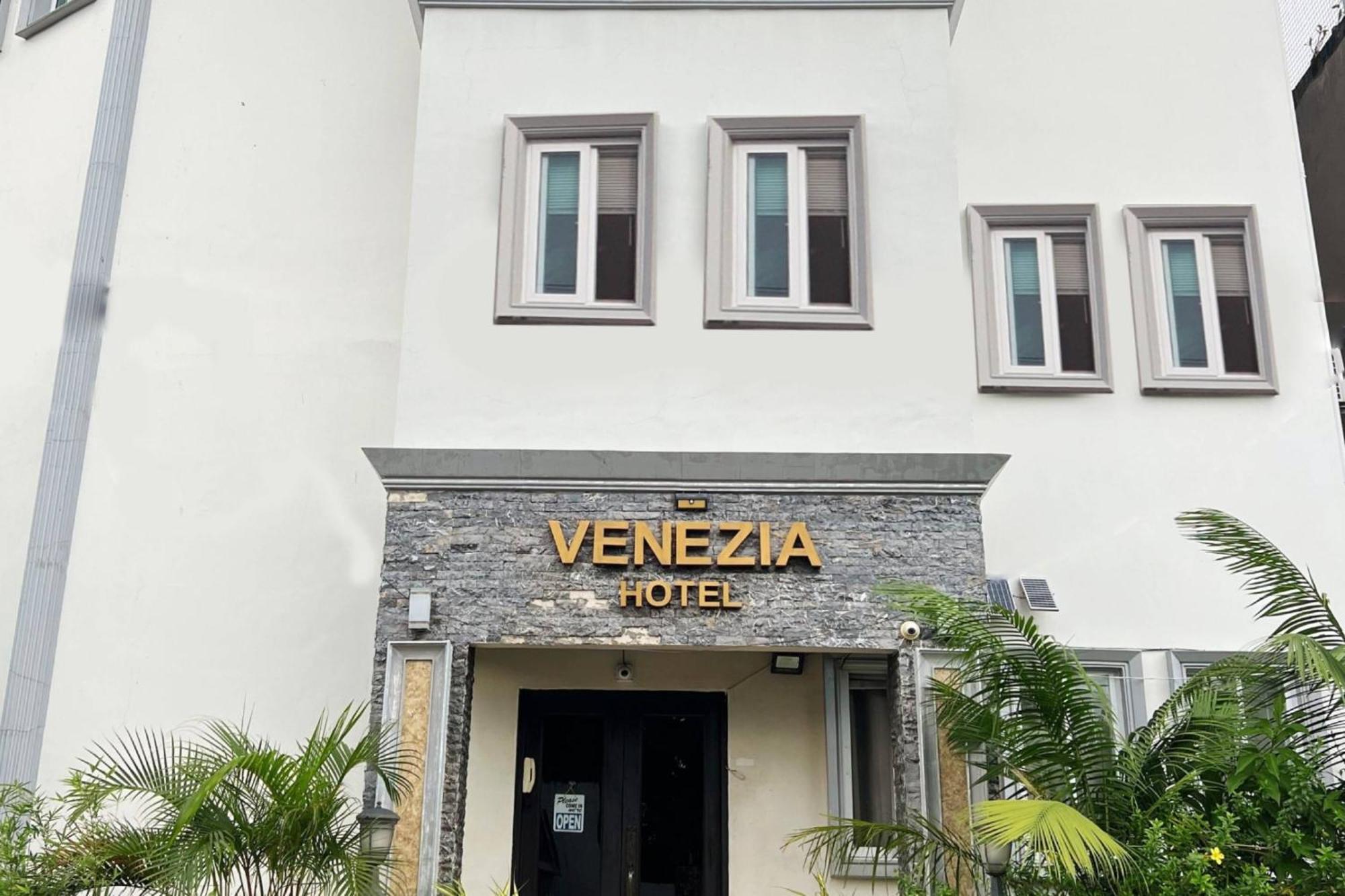 Venezia Suites Hotel Iloilo Exterior foto