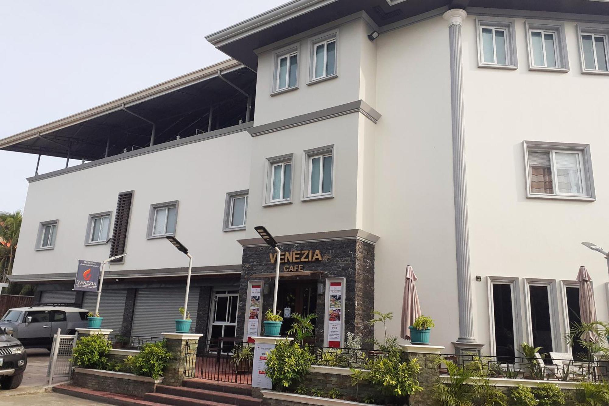 Venezia Suites Hotel Iloilo Exterior foto